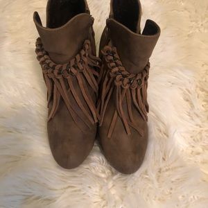 Sbicca Women’s Zepp Bootie - Tan, size 9